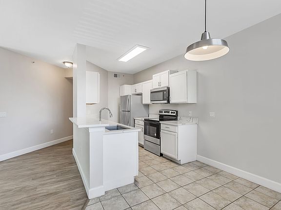 4th image of 7915 Preserve Cir APT 221