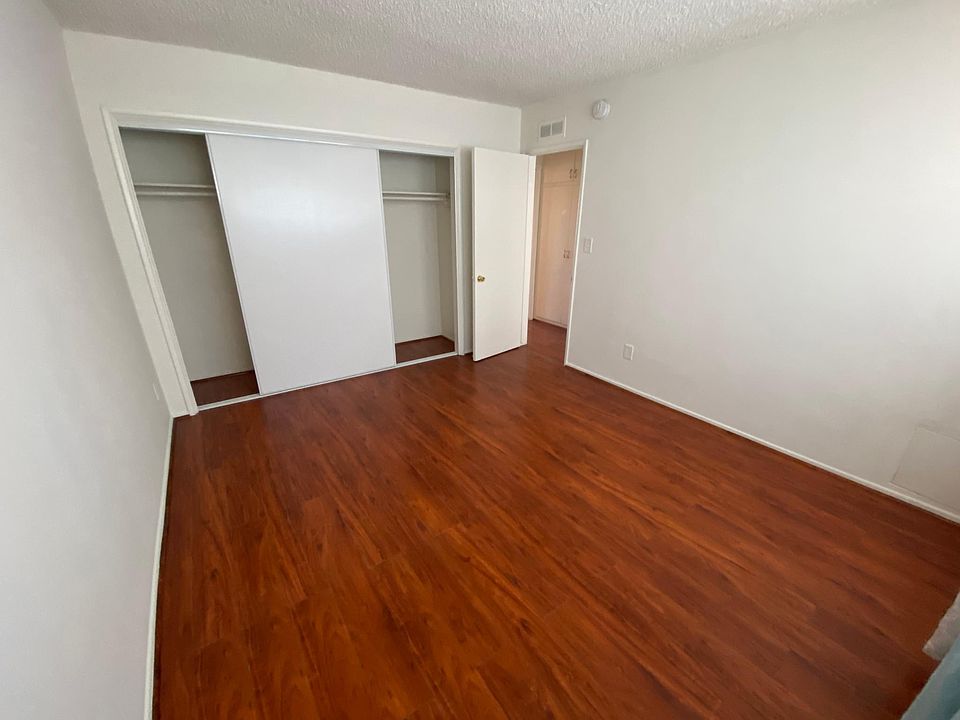 1st image of 626 N Manhattan Pl APT 6