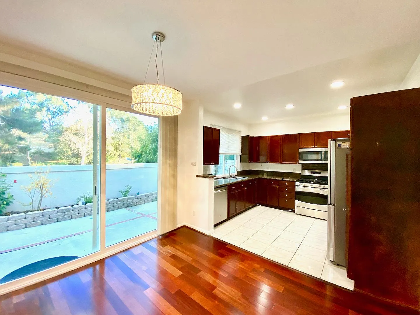 For Rent 3BR/2.5 BA Charming 2 Level Detached Home In Carmel Valley, Gated Community 2 Car Garage — Photo 4