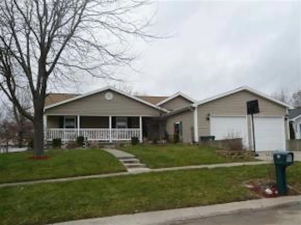 926 Lynwood Dr photo 1