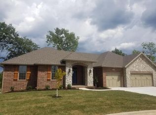 5304 S Twelve Oaks Rd, Springfield, MO 65810