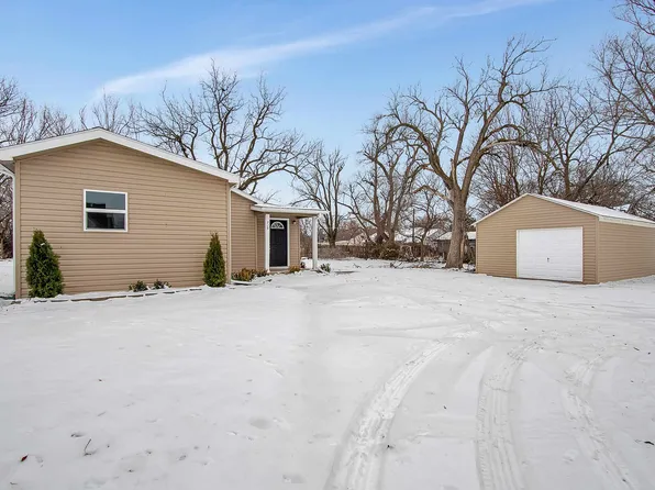 715 E 12th St, Newton, KS 67114