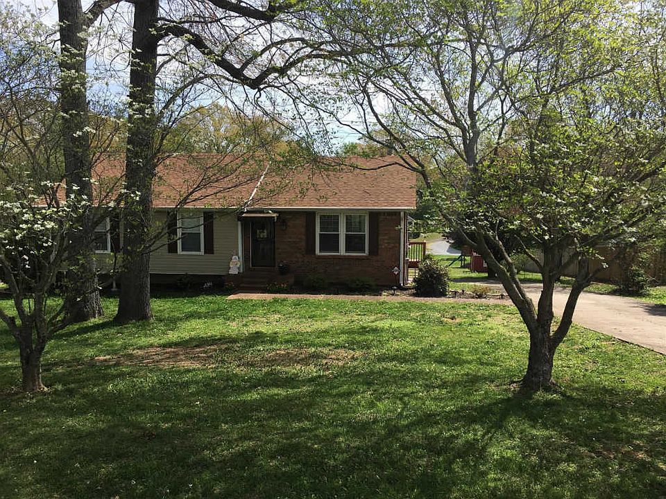 1st image of 720 Ashwood Dr