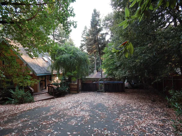 124 Sunset Pl, Willow Creek, CA 95573