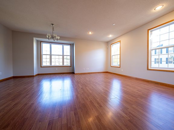 3rd image of 7929 Stratford Cir N