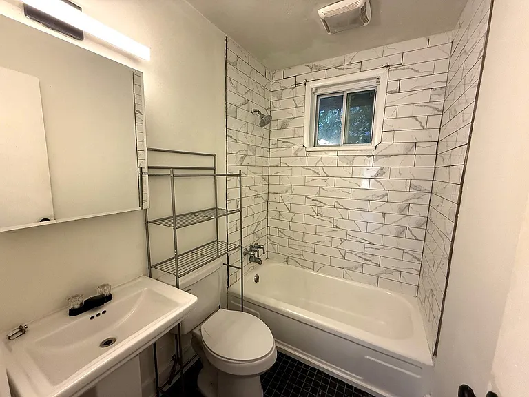 22 Claiborne St #A — Photo 7