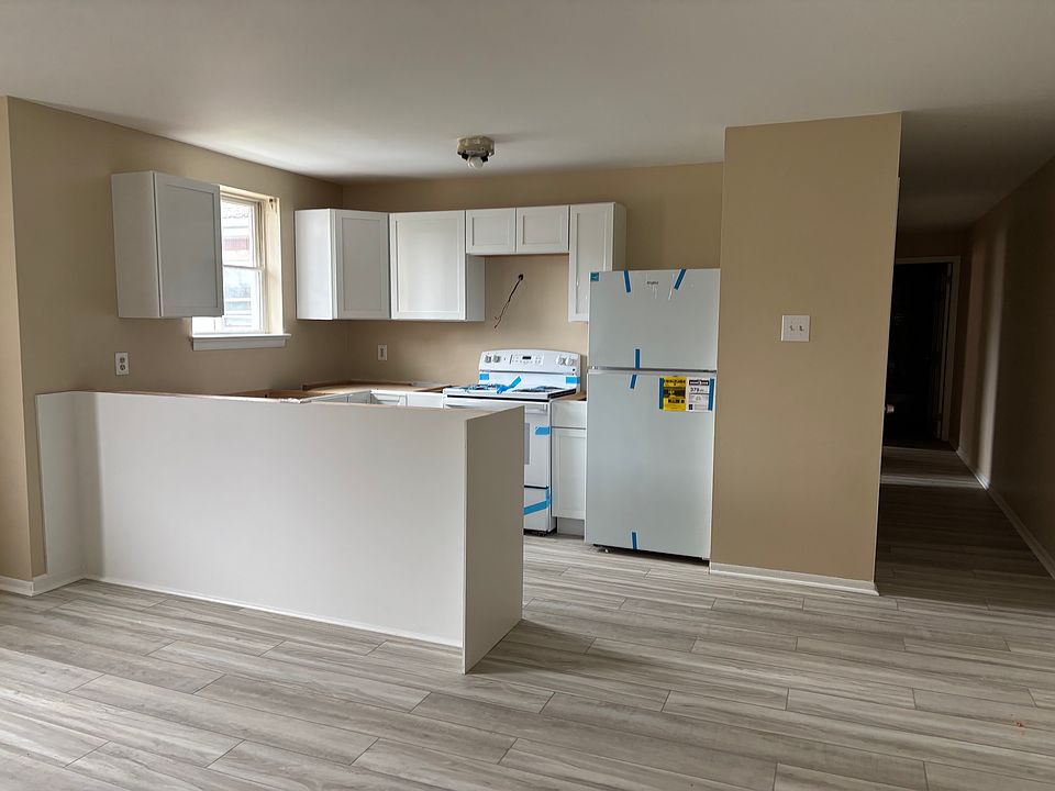 2nd image of 307 S 4th Ave APT 12