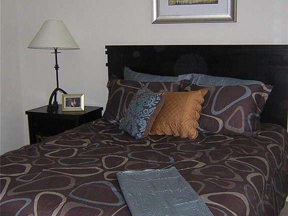 3rd image of 4554 Glenwick Ln APT 2101