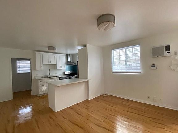 5th image of 125 N Westlake Ave #1/2