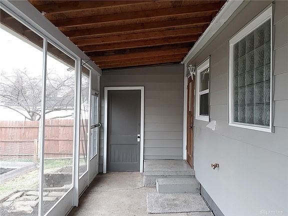 3rd image of 4507 Farnham Ave