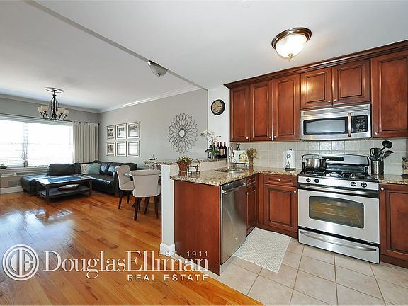 5th image of 15031 12th Ave APT 202