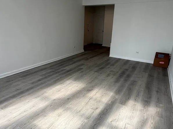 7520 Ridge Boulevard image 6 of 21