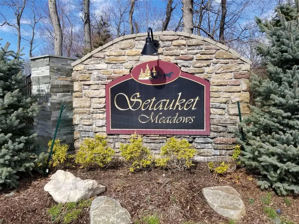 10 Emilys Way, East Setauket, NY 11733