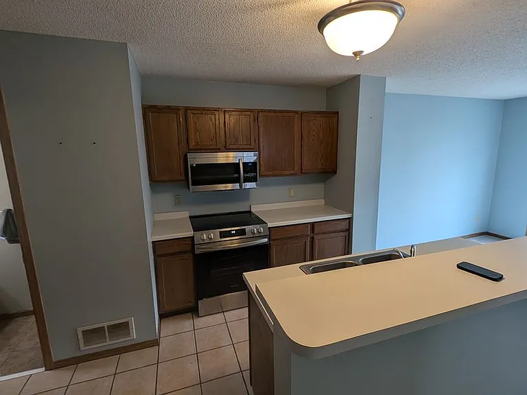 2583 Bedford Ct — Photo 20