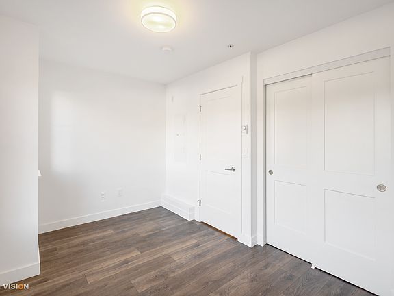 4th image of 707 Robinson St #124