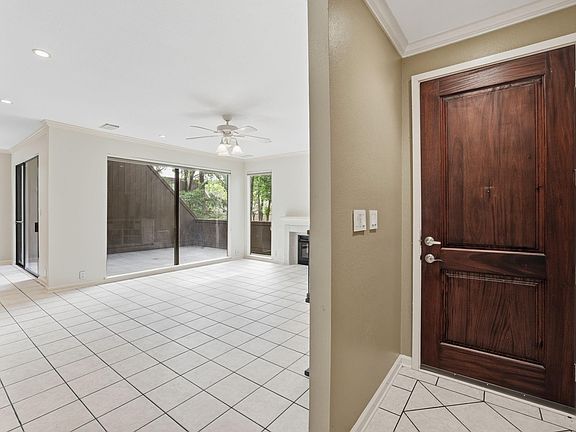 2nd image of 332 Litchfield Ln #38