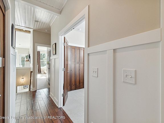 3rd image of 5345 Hawk Hollow Dr E #40