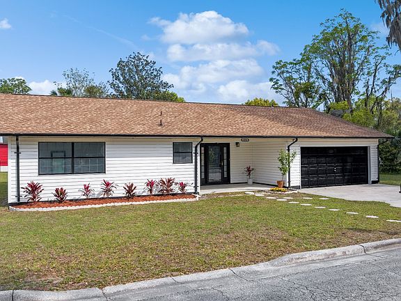 2nd image of 373 NW Irma Ave