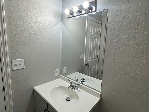 5th image of 4213 E 12th St #0c539e197