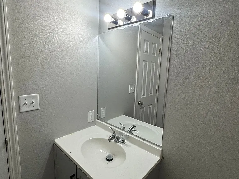 Taylor's Place Apartments — Photo 5