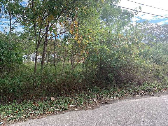 2nd image of 183 Woodland Dr