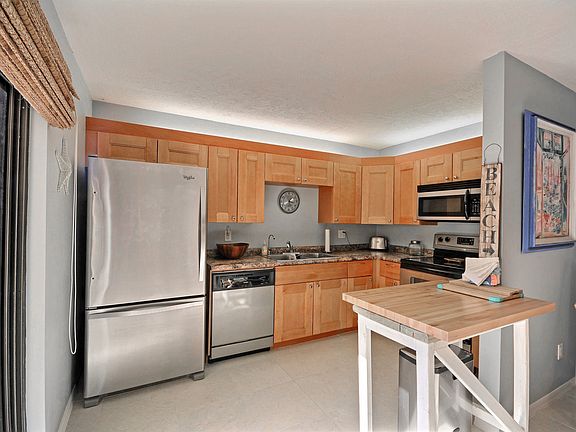 4th image of 1001 Royal Palm Blvd