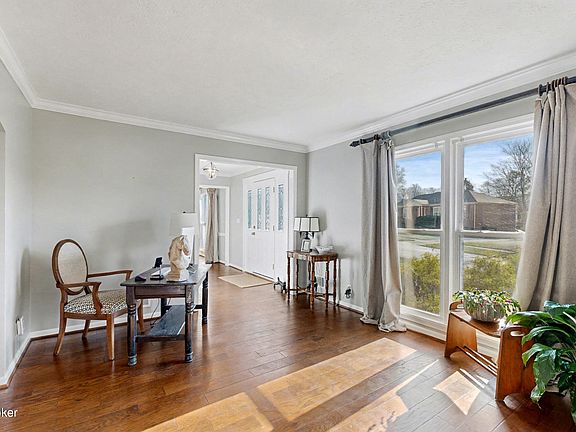 4th image of 308 Beckley Woods Dr