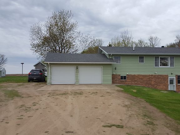 2nd image of 417 Carmen St