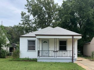 1014 N 11th St, Salina, KS 67401