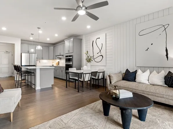 260 Martins Lndg #312, North Reading, MA 01864