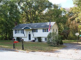 29 N Wawecus Hill Rd, Norwich, CT 06360