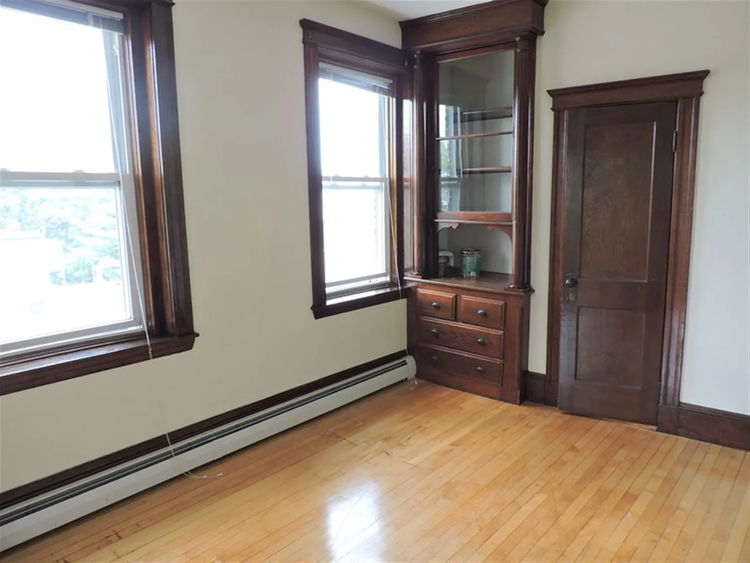 2 bed, 700 sqft, $3,500 — Photo 4