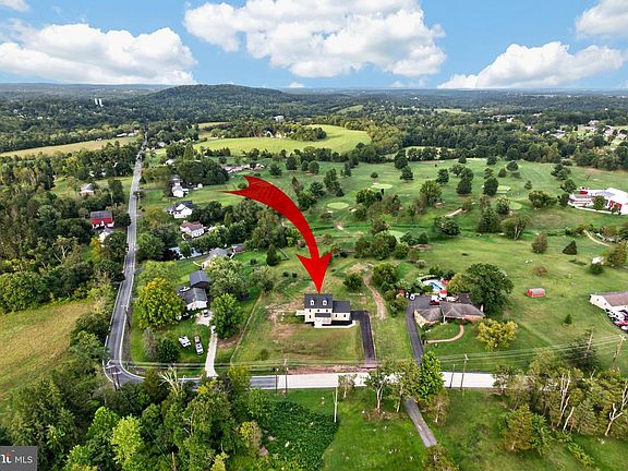 5th image of 226 Cemetery Rd