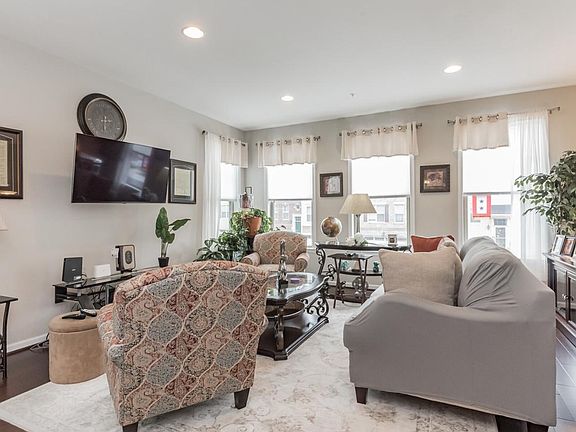 4th image of 7524 Holly Ridge Dr