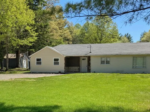 3004 N Stark Rd, Midland, MI 48642