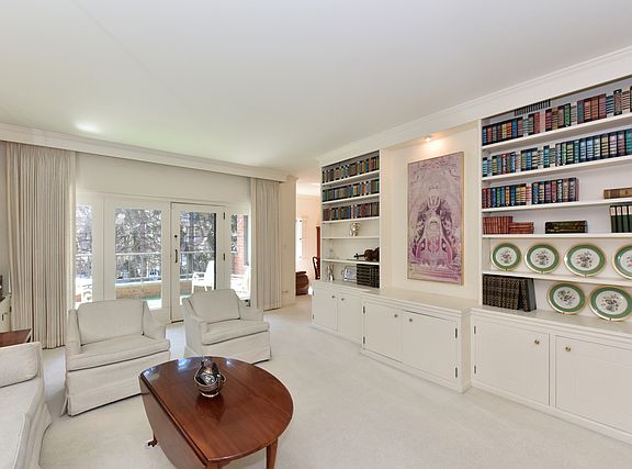 4th image of 501 Oakwood Ave APT 2D