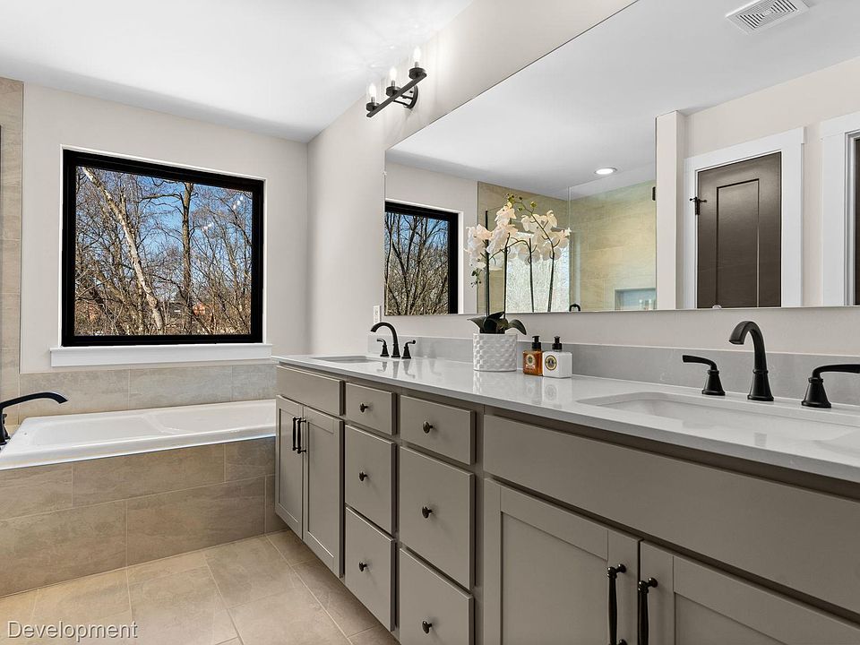 132 River Dr, photo 29