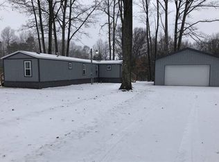 10464 W Round Lake Rd, Lake city, MI 49651