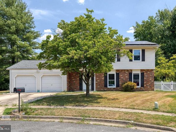 1099 Snow Hill Ln