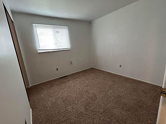 4th image of 5069 Zimmer Dr