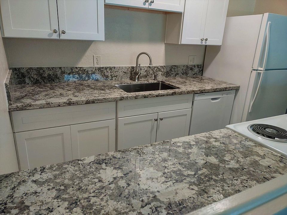 1st image of 2649 Woodridge Ct #1