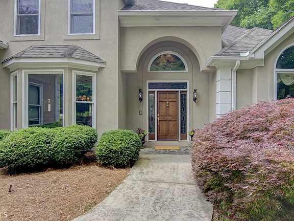 3rd image of 345 Broadmoor Dr