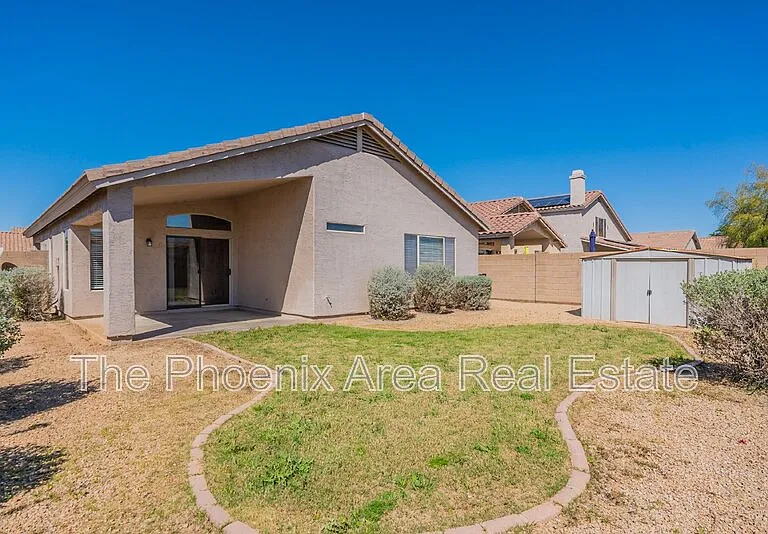 1261 N Balboa Dr — Photo 3