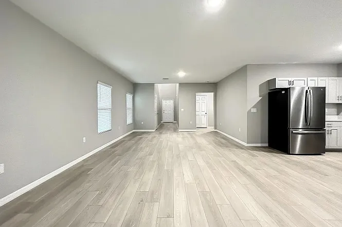 5 bed, 2470 sqft, $3,100 — Photo 4