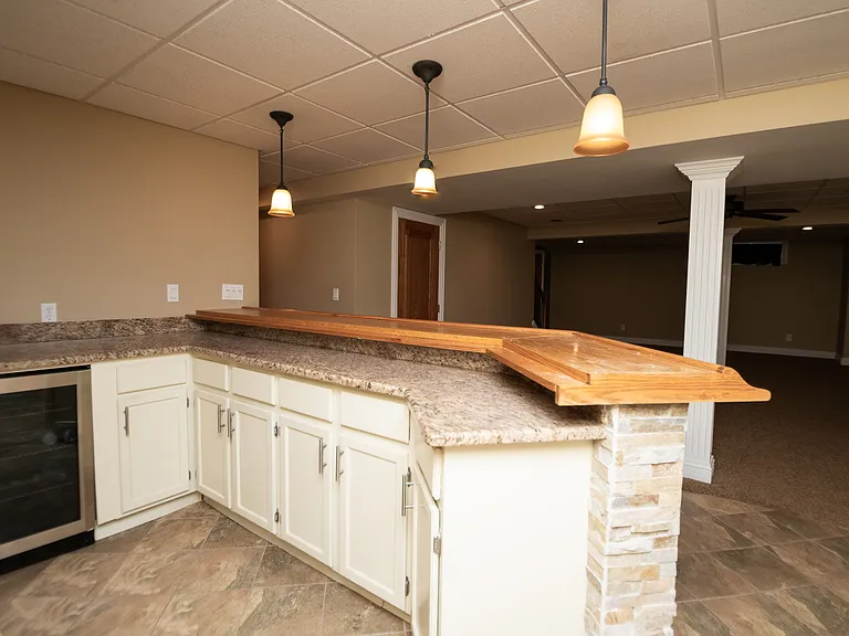 405 Galway Dr — Photo 45