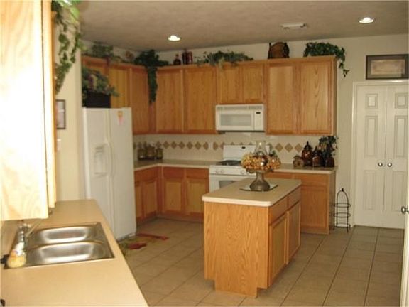 3rd image of 2318 Pine Brook Dr