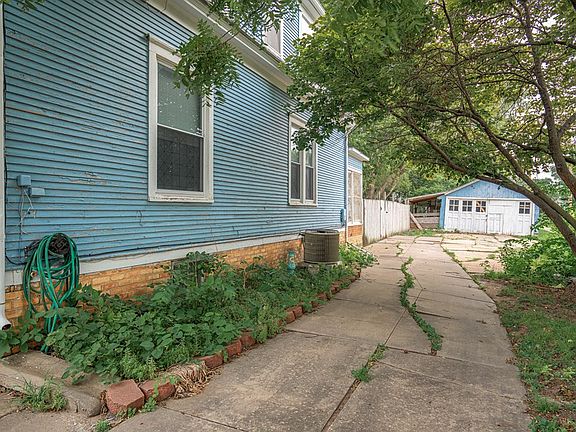 2nd image of 114 S Ohio St