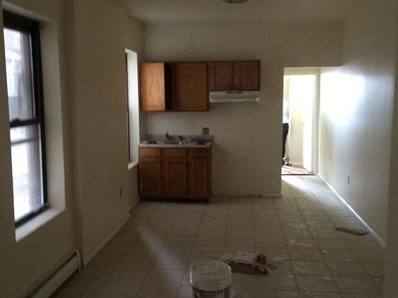 2nd image of 41 Clarke Ave APT 3L