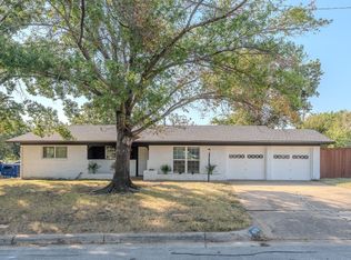 6716 Monterrey Dr, Fort Worth, TX 76112