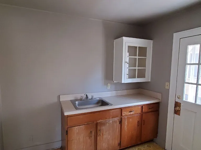 2506 Spring Garden St — Photo 2